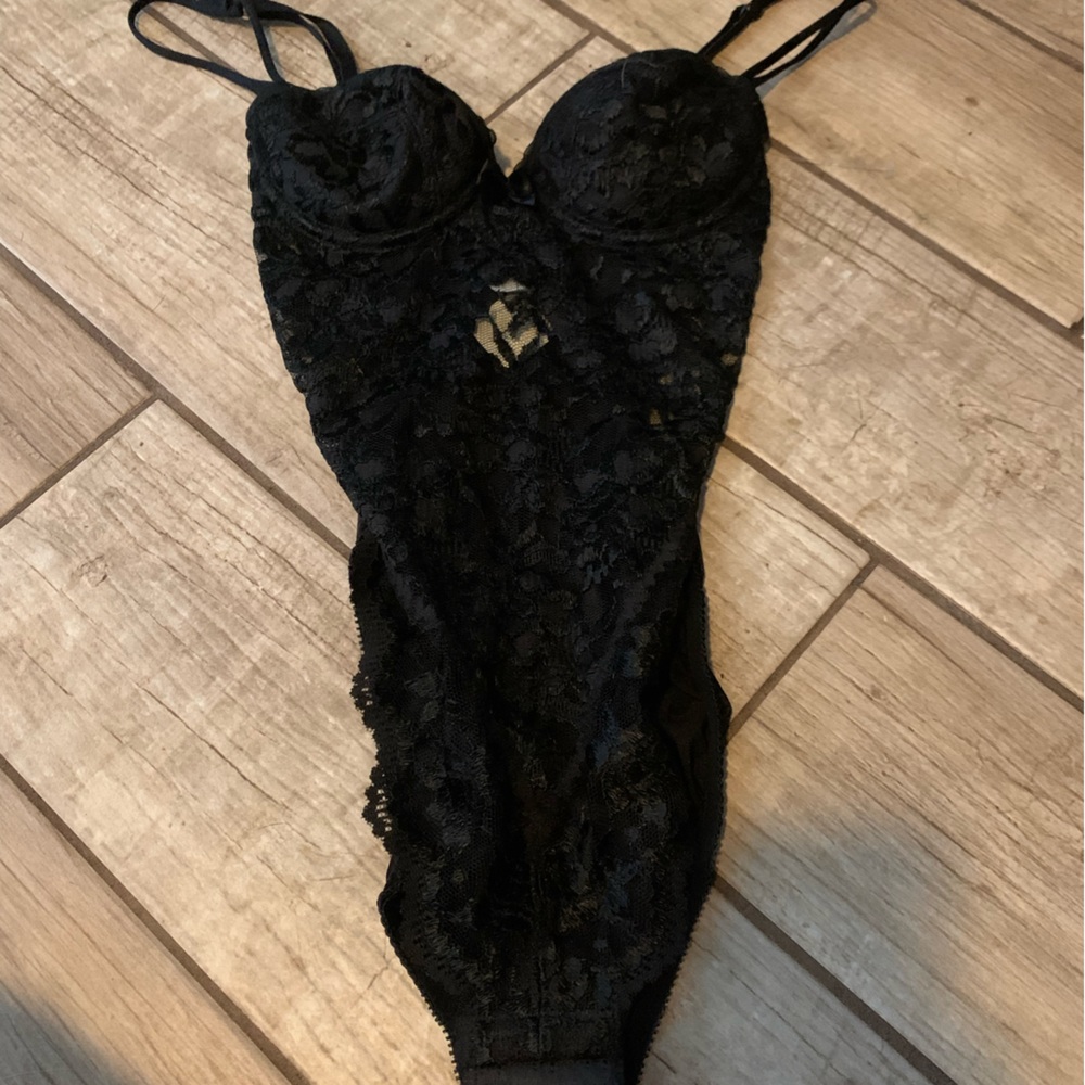 💜vintage Victoria secret Lacey bodysuit